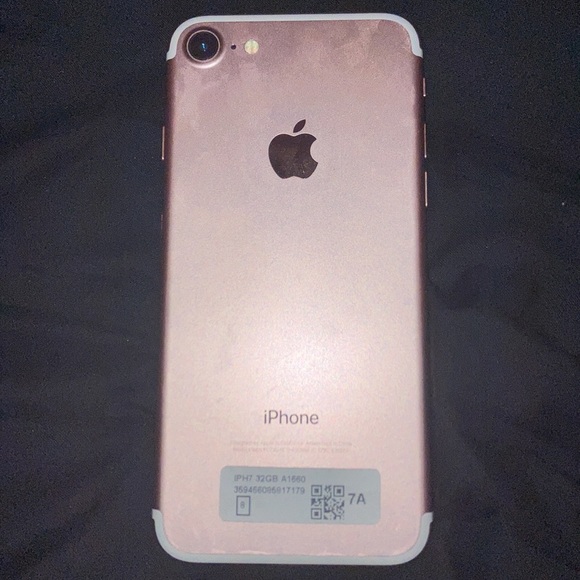 iPhone 7 32gb rose gold-UNLOCKED- brand new looking to trade or sell